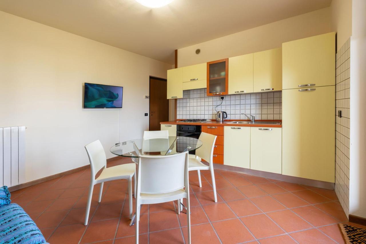 Pool - Marge Apartment - By Host4U Padenghe sul Garda Eksteriør bilde