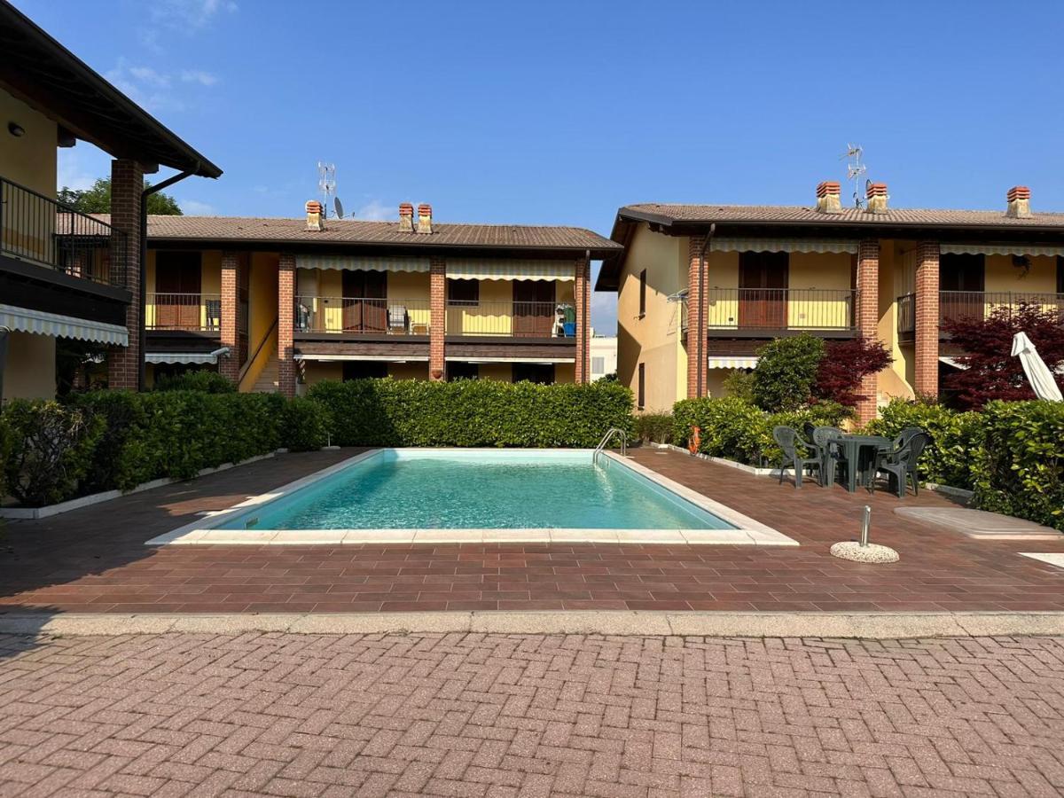 Pool - Marge Apartment - By Host4U Padenghe sul Garda Eksteriør bilde