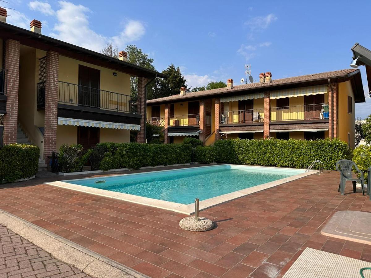 Pool - Marge Apartment - By Host4U Padenghe sul Garda Eksteriør bilde